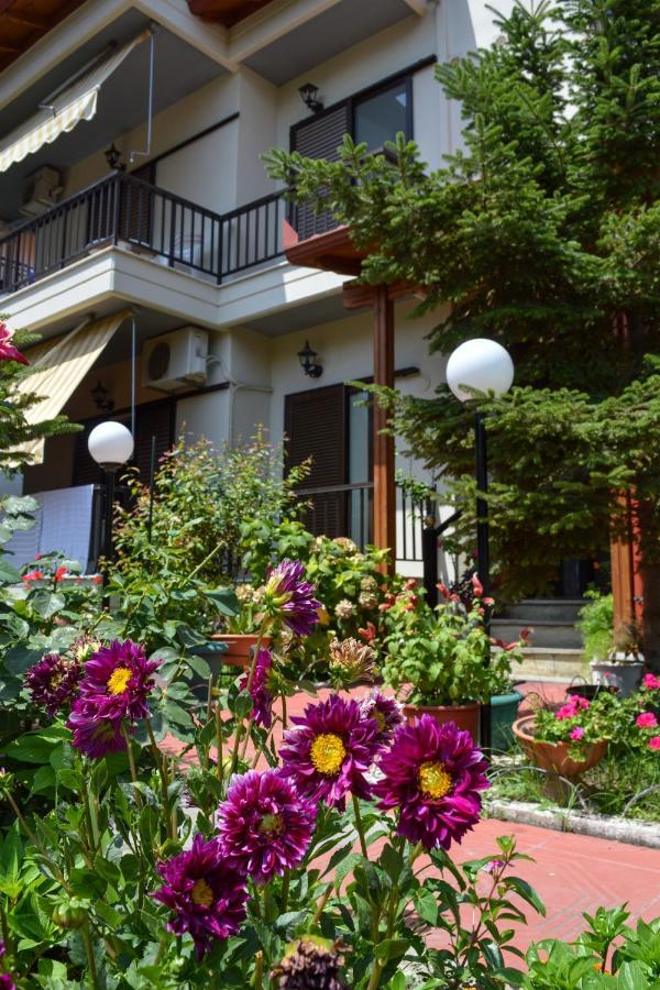 Manos Kritikakis Apartments Платамонас Екстериор снимка