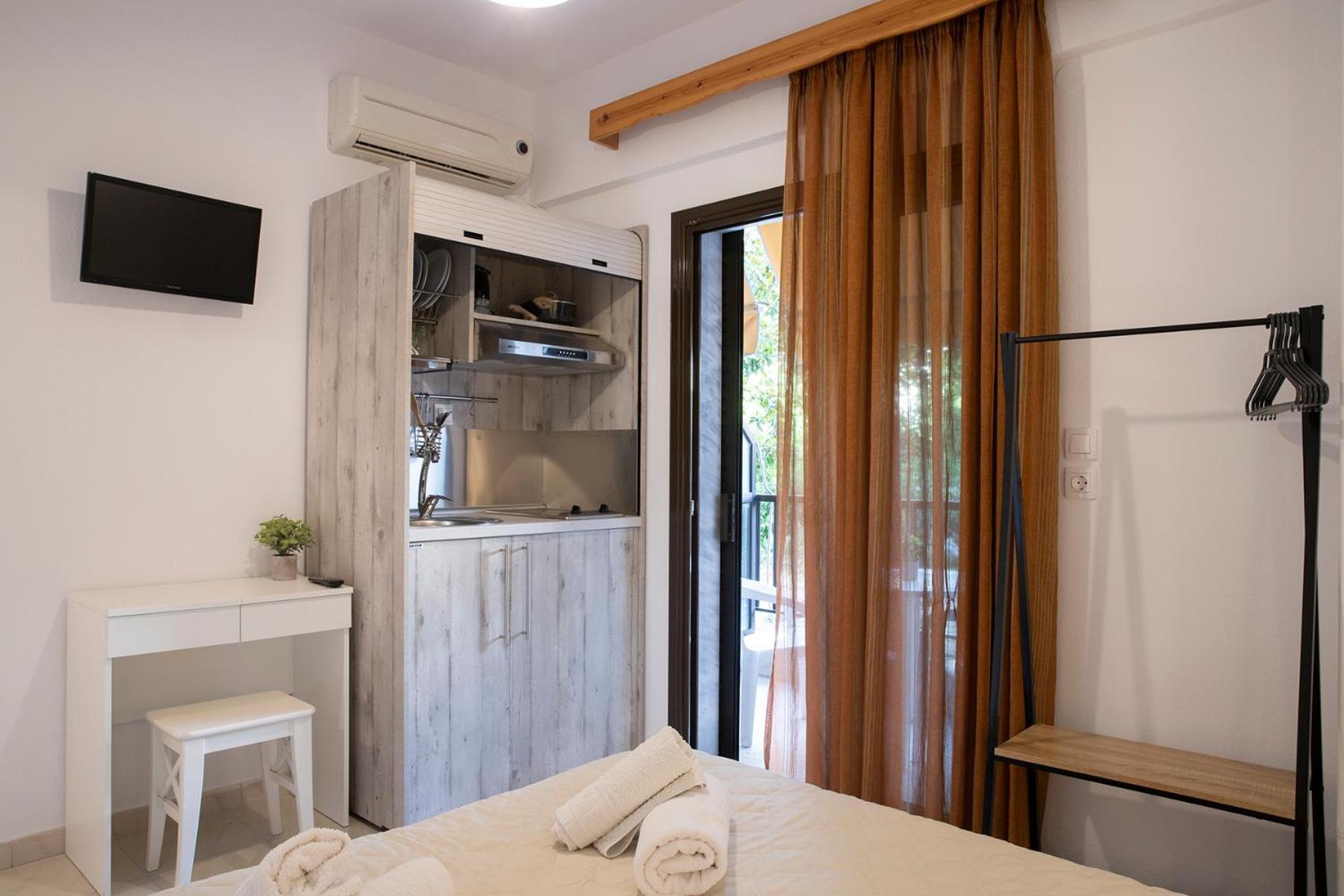 Manos Kritikakis Apartments Платамонас Екстериор снимка